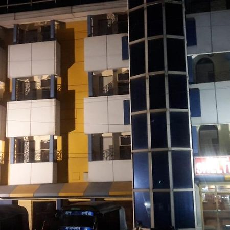 Hotel Shelter ธาราพิธ ภายนอก รูปภาพ